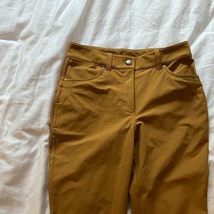 Lululemon size 4 pants.